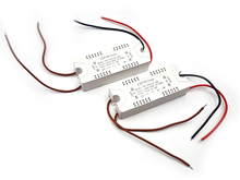 Блок живлення 12V 24W 2.0A прямокутний у пластмасовому корпусі CW-1224